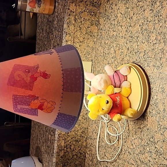 Vintage Winnie & Piglet Lamp - Picture 2 of 13